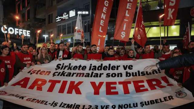 İzmir'de işçiler meşalelerle yürüdü: Maaşlar eksik, 350 kişi açıkta
