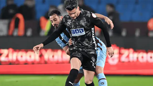 Trabzonspor'da seri sonu: 221 gün sonra evinde Alanyaspor'a 1-0 yenildi