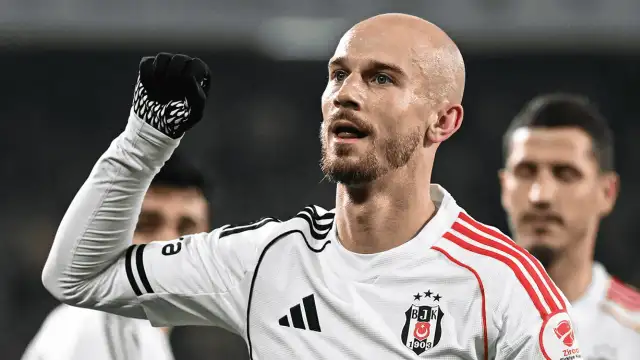 Derbide Cerny yıldızlaştı Beşiktaş, Fenerbahçe'yi 2-1 ile geçti