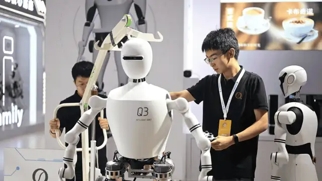 İnsansı robotlar Çin'de sınır güvenliğinde göreve başladı: Çin, Elon Musk'ı geçti