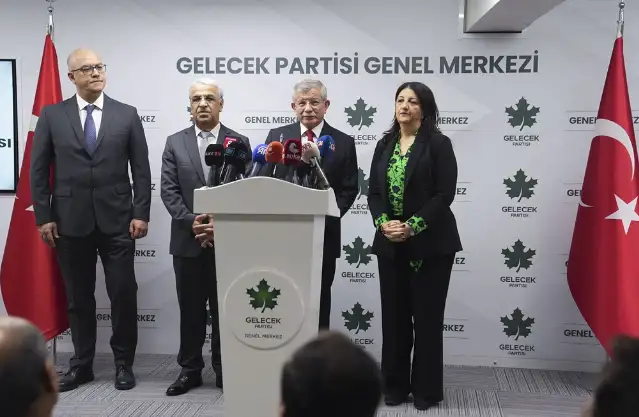 DEM Parti heyetinden Gelecek Partisi Genel Başkanı Davutoğlu'na ziyaret