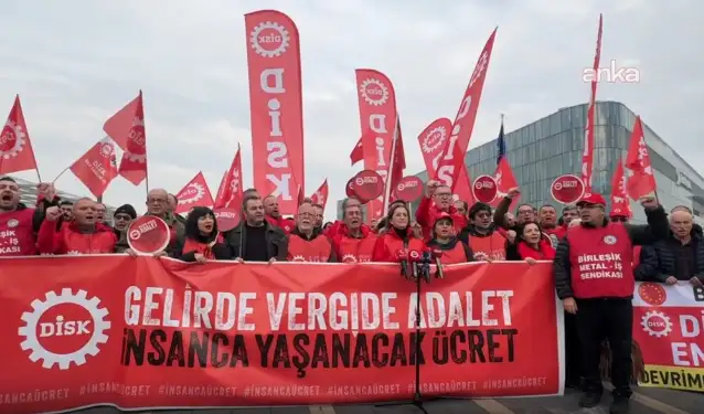 DİSK'in Ankara'ya başlattığı "gelirde ve vergide adalet" yürüyüşü Bursa'ya ulaştı