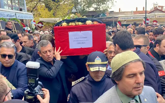 Ferdi Zeyrek’ten sonra bu kez de binler Cumhuriyet Meydanı’nda Gülşah Başkanı dualarla uğurladı