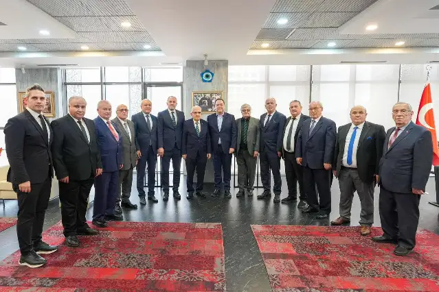 CHP'li Başkan Dutlulu esnaf kefaletin asırlık Başkanı Çınar ve yönetimini ağırladı