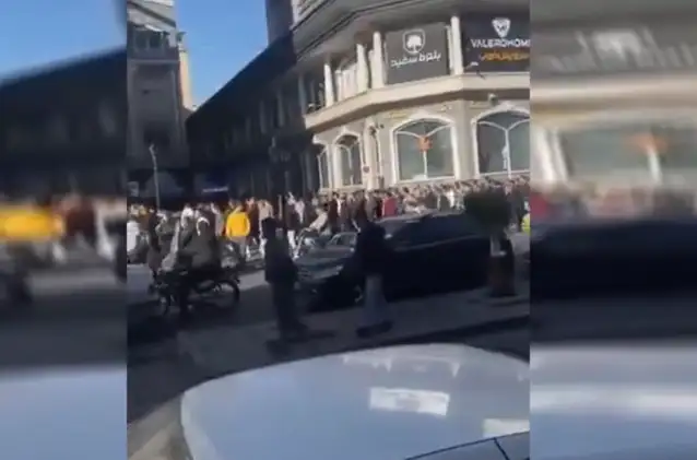 İran'da rejim karşıtı protestolar ülke genelinde yayılıyor