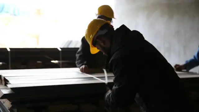 Bazı mesleklerde mesleki yeterlilik belgesi olmayanlar 12 ay sonra çalıştırılamayacak