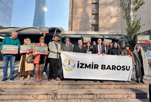 İzmir Barosu’ndan ‘Hakça Ücret, Mesleki Güvence’ çağrısı: İşçi avukatlar için imza kampanyası başlatıldı