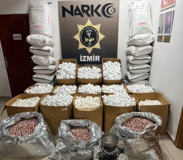 İzmir'de 2 milyon 309 bin uyuşturucu hap ele geçirildi