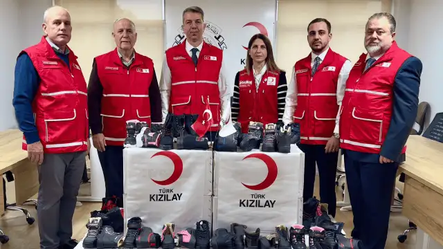 “Soğuk Hava Değil İyilik Kazansın” Türk Kızılay Manisa’dan Kışlık Ayakkabı Kampanyası