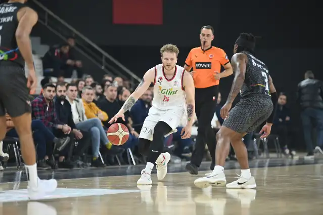 Glint Manisa Basket galibiyete hasret: Ege derbisinde güçlü rakibi Aliağa Petkim’e kaybetti: 101-104
