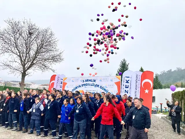 Manisa’daki Dünya Engelliler Günü’ne OSB Zeki Yaşam Merkezi’nin çocukları damga vurdu