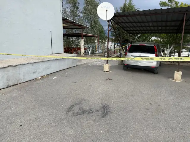 Mersin'de ortaokul öğrencisi okul müdürünü silahla yaraladı