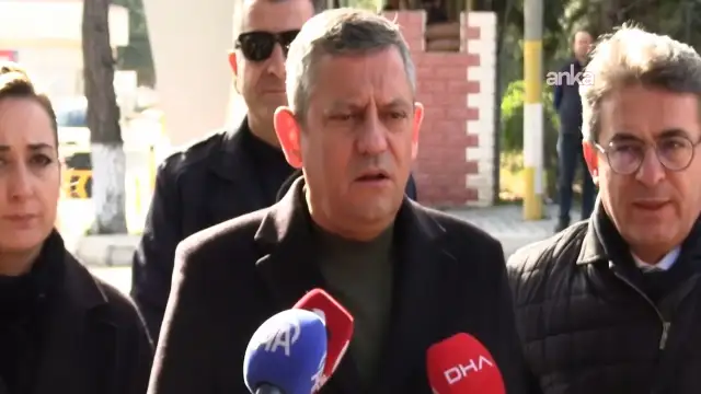 Özgür Özel, Buca’da Cezaevi önünde konuştu: Adalet dağıtmıyorlar, iddiayla infaz yapıyorlar