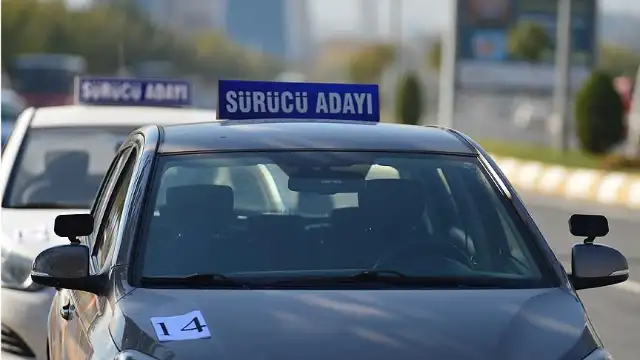 Çorum’da sürücü belgesi skandalı: Eski müdürün adına sahte imzalarla yüzlerce ehliyet!