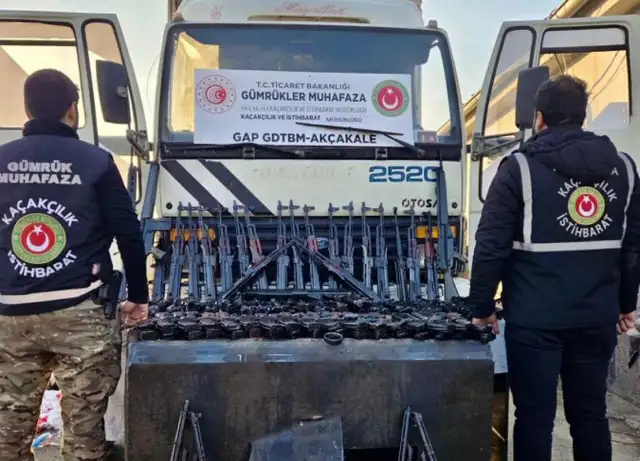Suriye'den gelen kamyonda 51 uzun namlulu silah ele geçirildi
