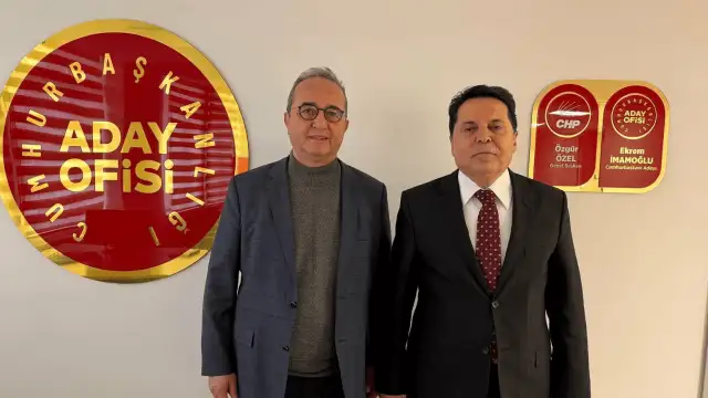 Ahmet Özer, CHP'nin Cumhurbaşkanlığı Aday Ofisi'ni ziyaret etti