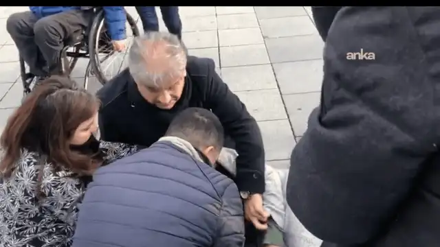 İstanbul'da Dem Parti yürüyüşüne polis müdahalesi:  Yaralananlar ve gözaltılar var