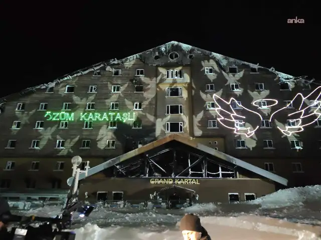 Grand Kartal Otel yangınının birinci yılında hayatını kaybedenler otel önünde düzenlenen törenle anıldı