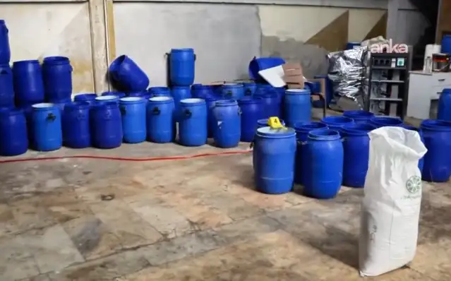 İzmir’de uyuşturucu imalathanesine operasyon: Bir ton 625 kilogram hammadde ele geçirildi