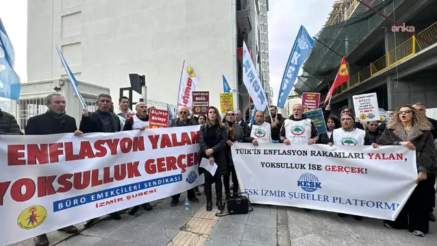 İzmir'de KESK’ten TÜİK önünde enflasyon tepkisi: Memurun sofrasından aylık 370 adet ekmek eksilecek