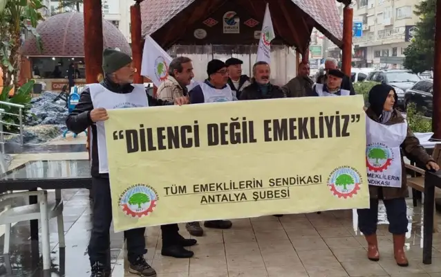 Emekliler Kumluca’dan seslendi: Dilenci değil emekliyiz