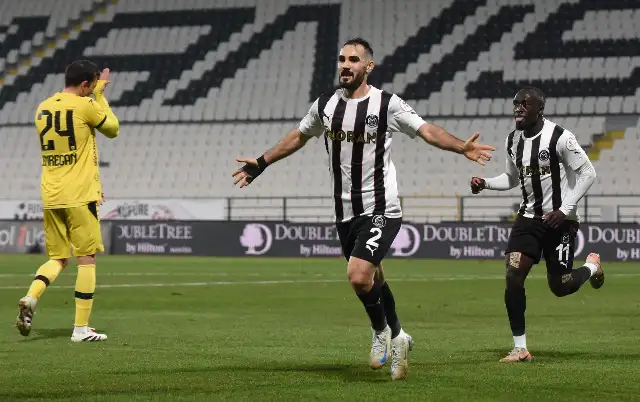 Manisa FK İstanbul engelinde: Tek attı üç aldı