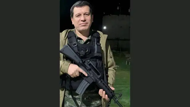 Mazlum Abdi'nin silahlı fotoğrafı paylaşıldı