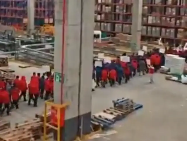 Migros, zam ve kadro isteyen işçileri işten çıkardı