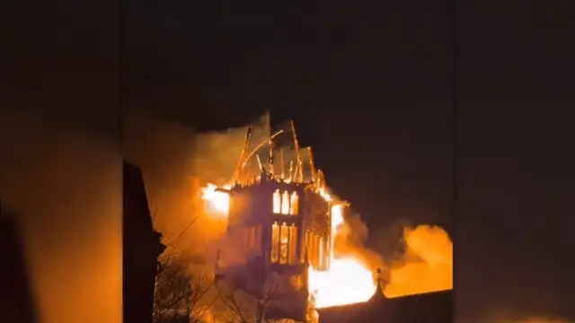 Amsterdam'da tarihi yangın: 154 yıllık kilise küle döndü