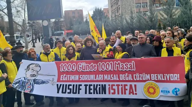 Eğitim Sen'den Milli Eğitim Bakanlığı önünde "1000 günde 1001 masal" eylemi