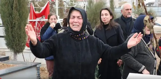 DEM Parti Eş Genel Başkanı Hatimoğulları Adıyaman'da deprem mezarlığını ziyaret etti