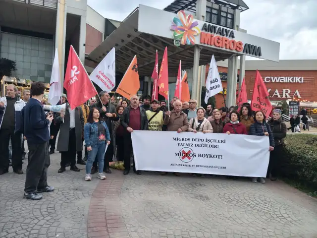Migros depo işçilerinin direnişine Antalya’dan destek: İşçiler yalnız değil