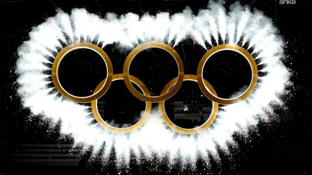 Milano-Cortina 2026 Kış Olimpiyatları iki meşaleyle başladı