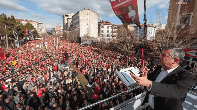 CHP Genel Başkanı Özel, Çorum mitinginde erken seçim ve canlı yayın çağrısı yaptı