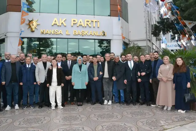 AK Parti Manisa teşkilatında bayramlaşma arife günü yaşandı