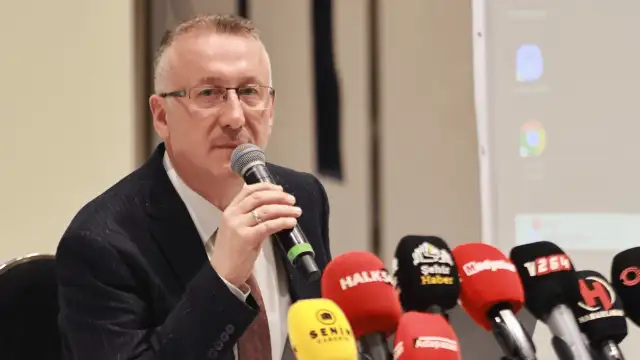 AKP’li Adapazarı Belediye Başkanı Mutlu Işıksu partisinden istifa etti