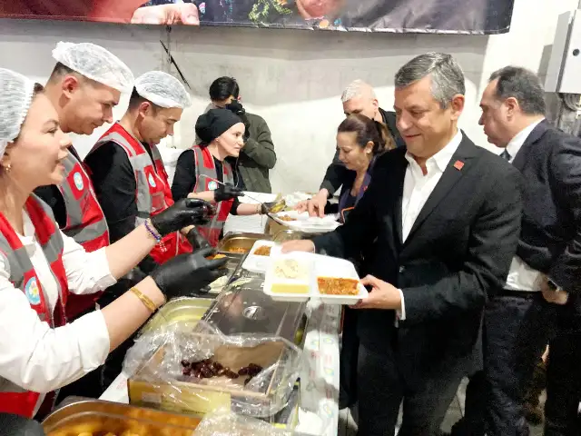 CHP Genel Başkanı Özel’den memleketi Manisa’daki iftar sonrası çarpıcı açıklamalar
