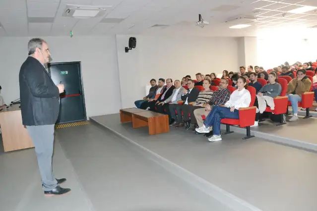 CBÜ Spor Bilimleri Fakültesi öğrencilerine “Sahadan Siperlere Çanakkale Ruhu ve Sporun Kahramanları” Konferansı