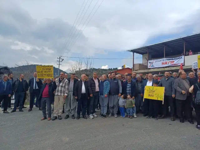 Tarsus’ta çimento fabrikası projesine tepki: Üzümümüzden vazgeçmeyeceğiz