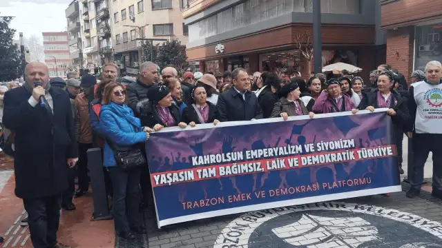 Trabzon'da ABD ve İsrail'in İran'a yönelik operasyonlarına protesto
