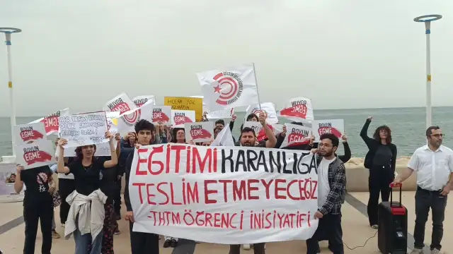"Okulda katliam var, sorumlular istifa"