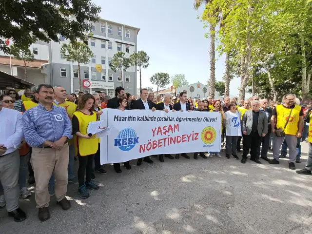 Antalya’da “yaşam nöbeti”: Eğitim-Sen’den Yusuf Tekin’e istifa çağrısı