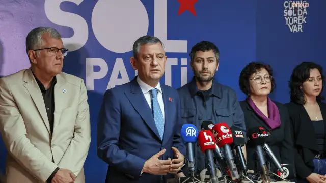 CHP ve SOL Parti’den "Demokrasi ve Direniş" Mesajı: Zarları Hileli Atarak Sandıktan Kaçıyorlar