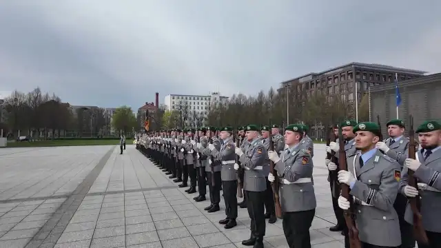 Genelkurmay Başkanı Bayraktaroğlu, Almanya'da temaslarda bulundu