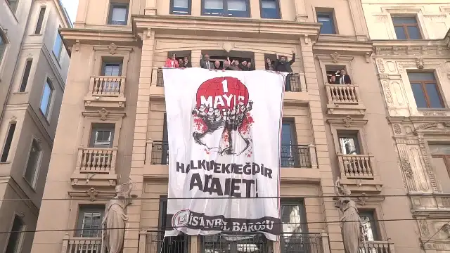İstanbul Barosu'nda "Halkın ekmeğidir adalet" pankartlı 1 Mayıs çağrısı