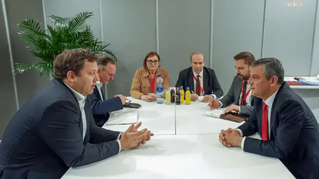 Özel, Barselona'da Almanya SPD Eş Başkanı Klingbeil ile görüştü