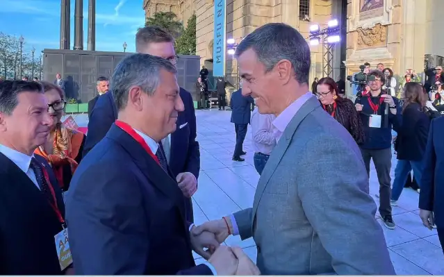 CHP lideri Özel İspanya Başbakanı Sanchez ile bir araya geldi
