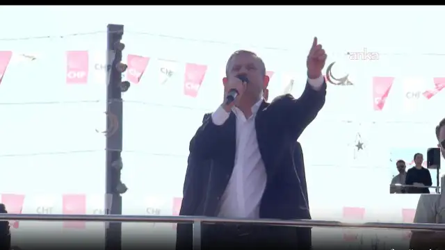 Özgür Özel Sakarya'da konuştu: CHP'ye düşman hukuku uygulayan kimseyle oturup konuşmam