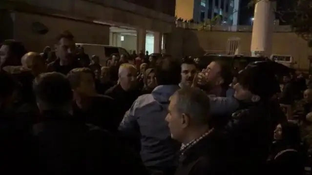 Saldırıda ölenlerin yakınları Kahramanmaraş Valisi Ünlüer'e tepki gösterdi