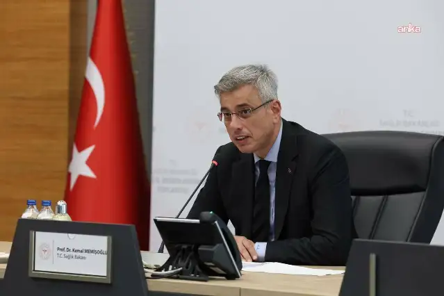 Türkiye İran'a 6 tırlık sağlık yardımı gönderiyor